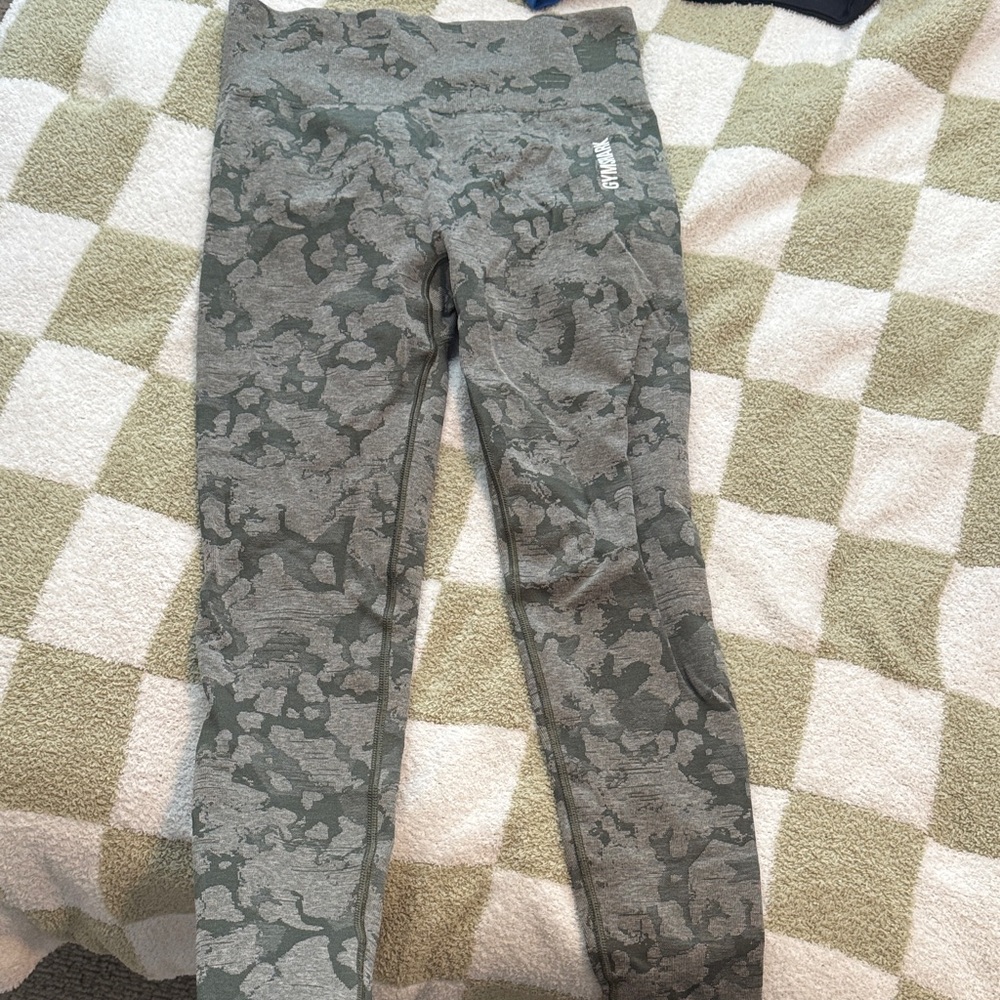GymShark Camo Seamless Leggings - Olive Gray